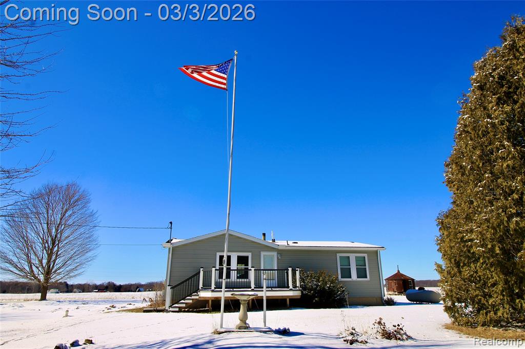 11250 S New Lothrop Road, Durand, MI 48429 — front exterior