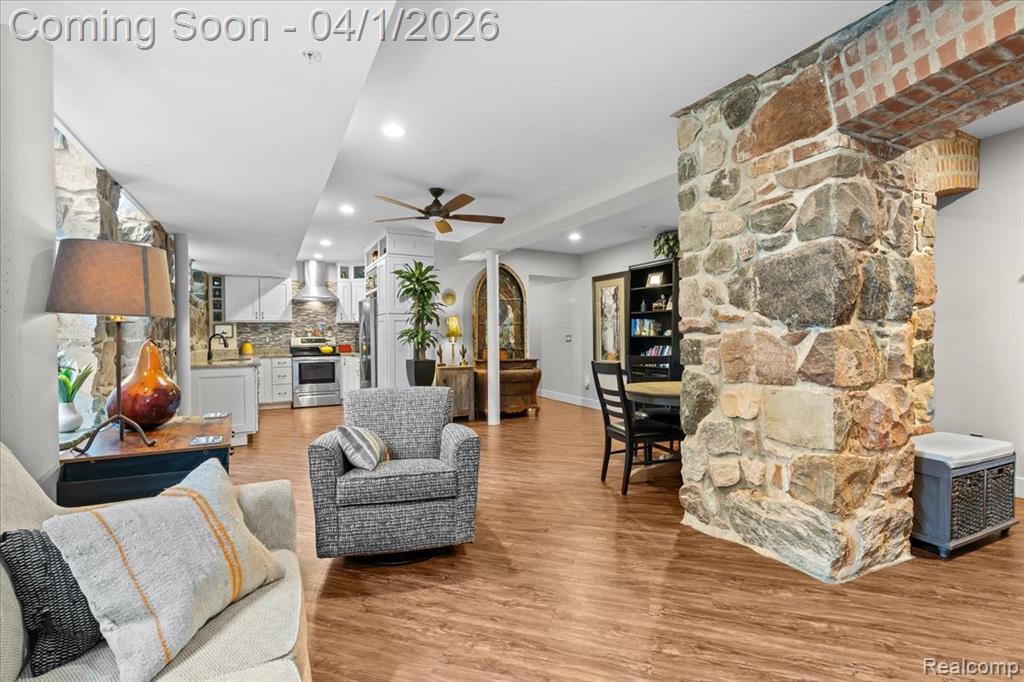 217 E Commerce Street, Milford, MI 48381 — Photo 9