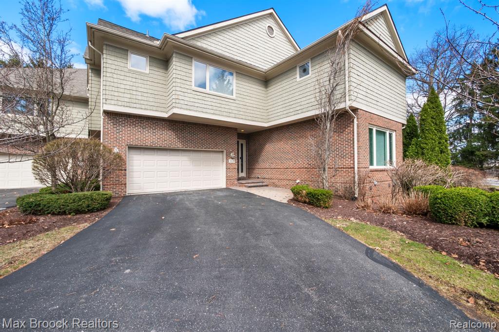 3828 PINE LAKE KNOLL Drive, West Bloomfield, MI 48324 — front exterior