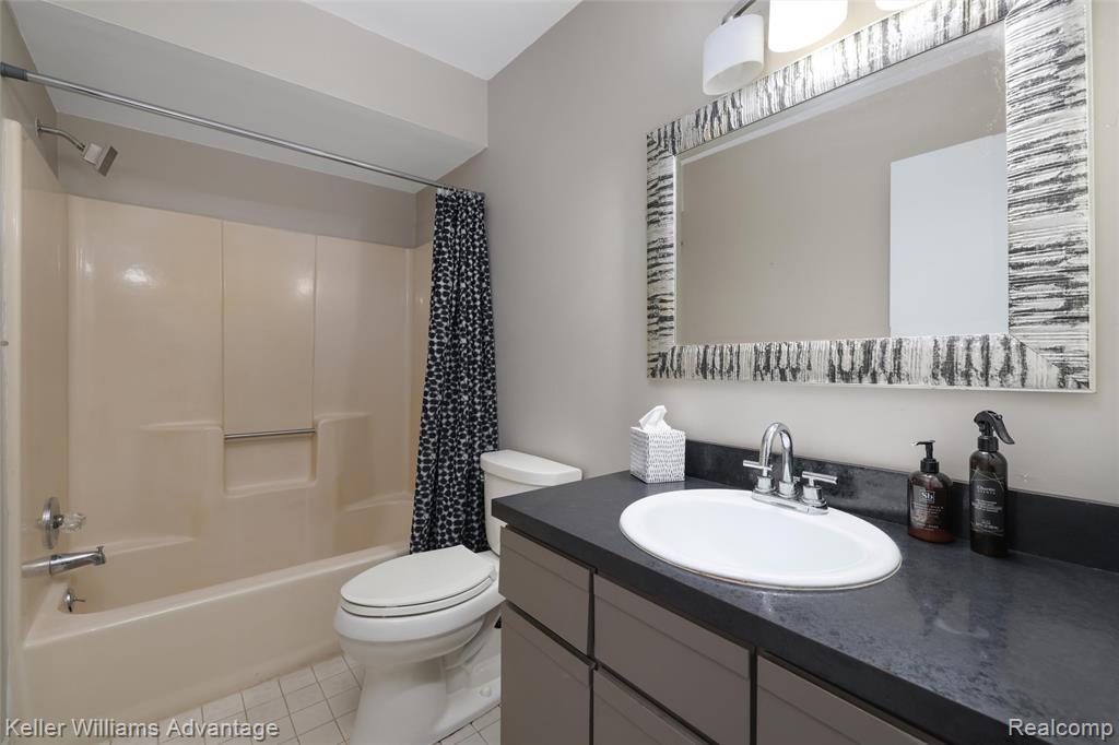 5480 Lyngre Drive, Howell, MI 48843 — Photo 28