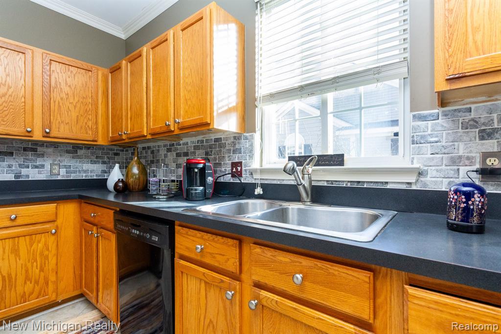 1908 CEDAR VALLEY Drive, Canton, MI 48188 — Photo 19