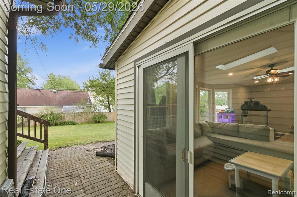 733 S Webik Avenue, Clawson, MI — Photo 43