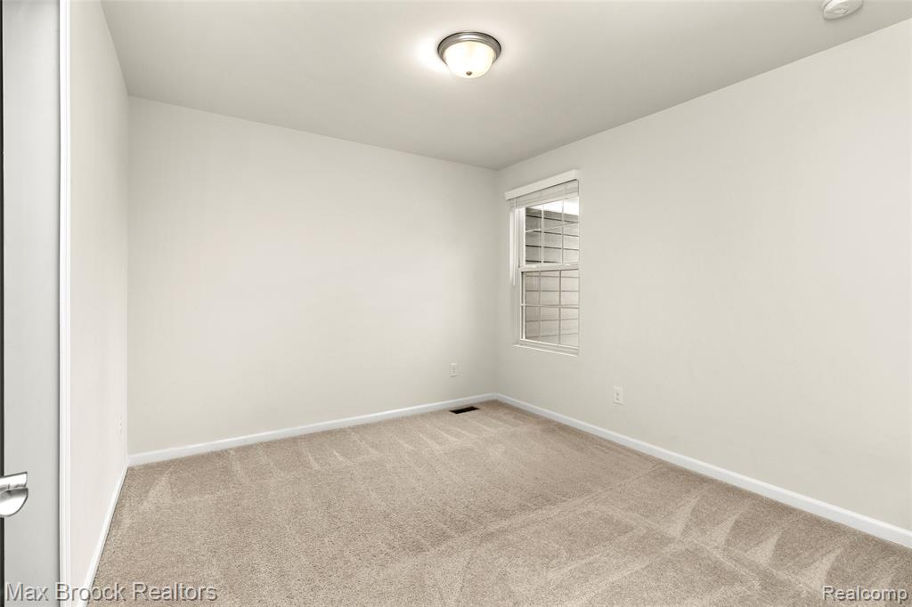 43474 CHANCELLOR Lane SE, Novi, MI — Photo 20