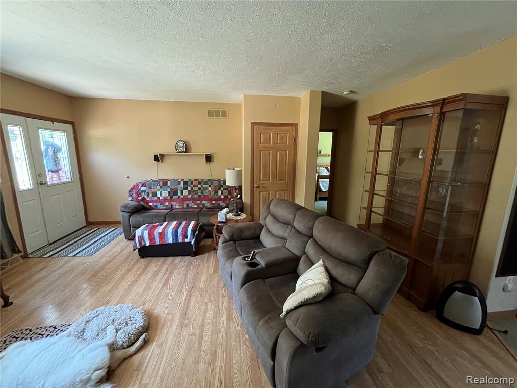 28524 Elwell Road, Belleville, MI 48111 — Photo 37
