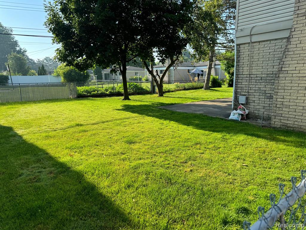 5028 Abington Drive, Troy, MI 48085 — Photo 21
