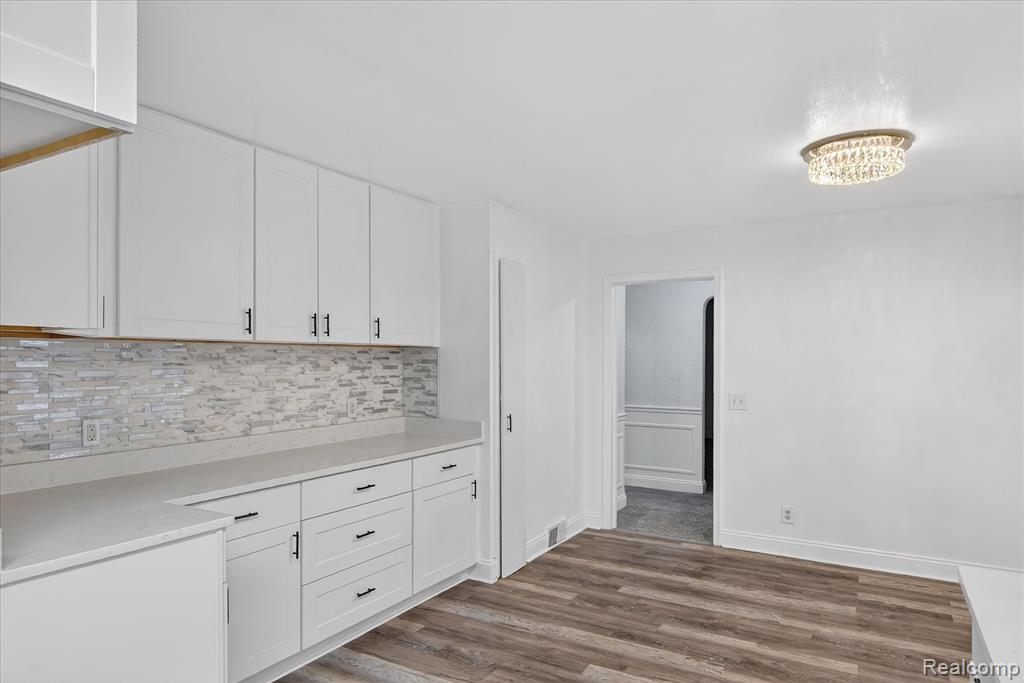 18671 Huntington Avenue, Harper Woods, MI 48225 — Photo 14