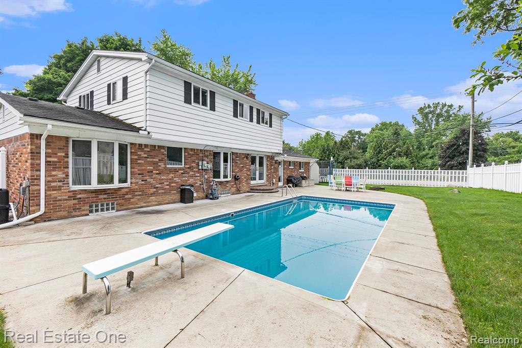 994 HAMPSTEAD Lane, Rochester Hills, MI 48309 — Photo 23