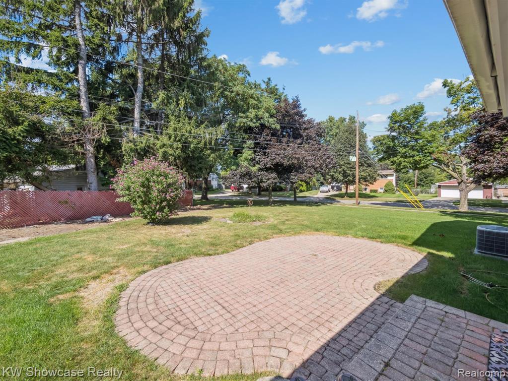714 Sweetbriar, Milford, MI 48381 — Photo 32