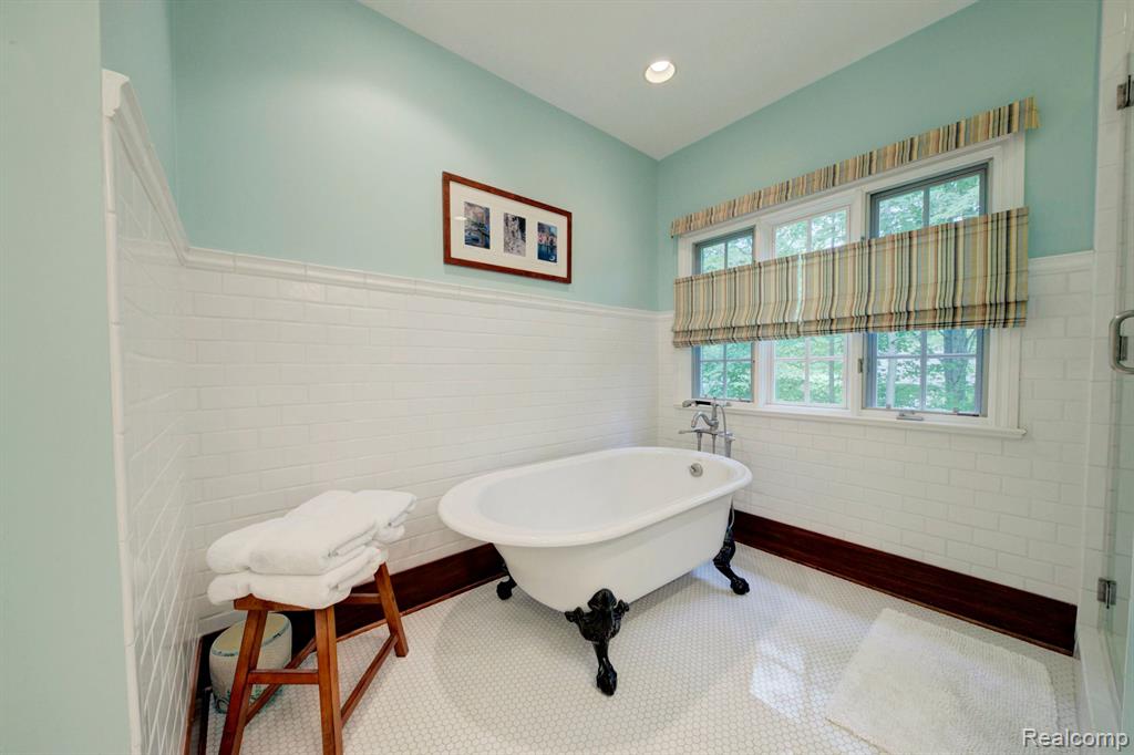 5718 EVERGREEN, Howell, MI 48855 — Photo 22