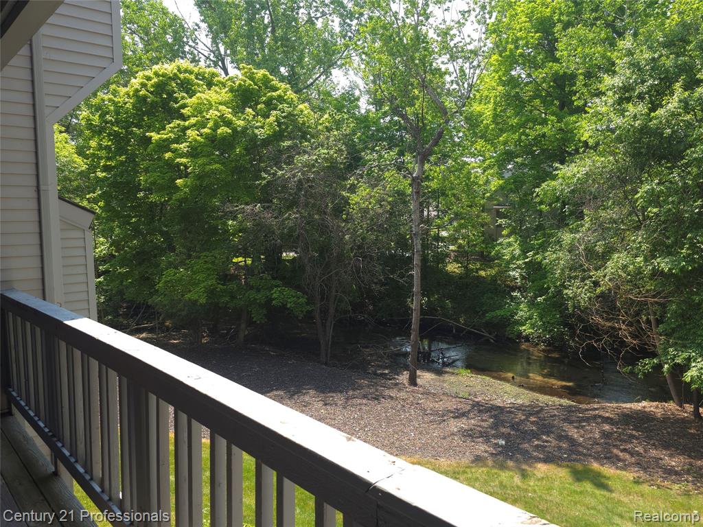 5714 Creeks Crossing, Williamsburg, MI 49690 — Photo 11