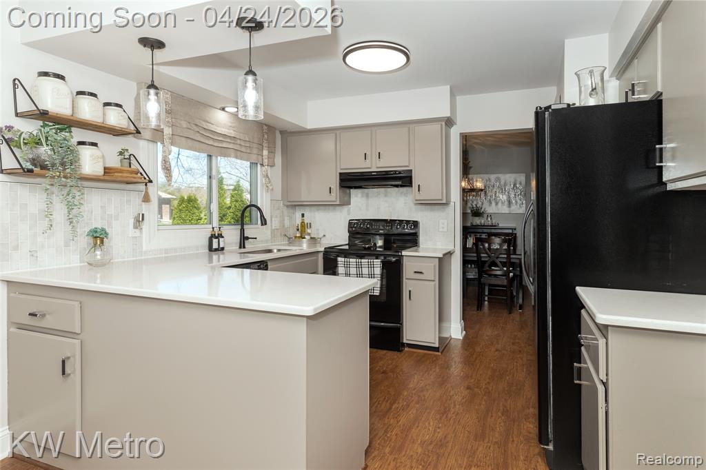5267 Winchester Drive, Troy, MI 48085 — Photo 11