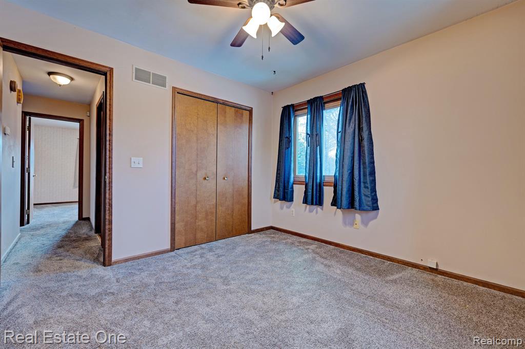 9045 E BLUEWATER Drive, Clarkston, MI 48348 — Photo 22