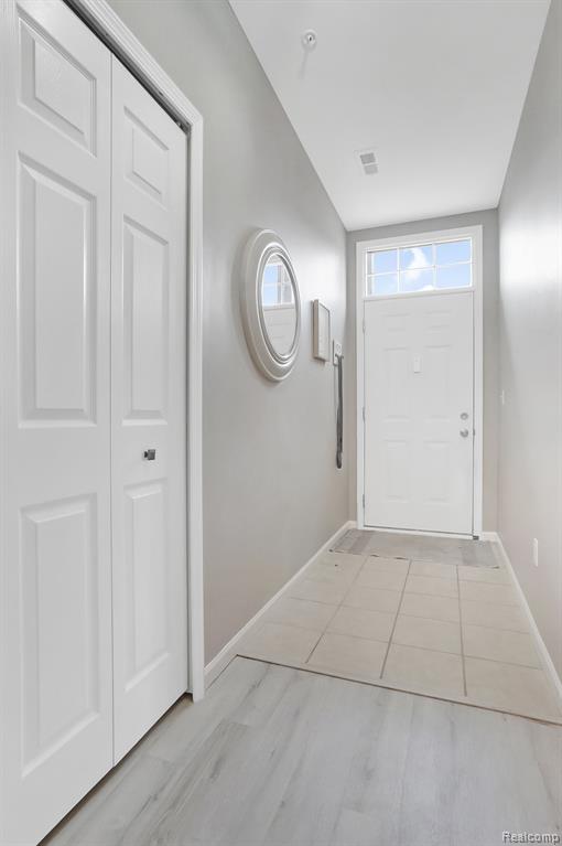 29508 Nottingham Court, Livonia, MI 48152 — Photo 3