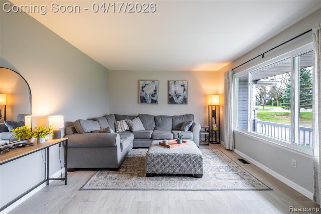 5395 Howe Road, Grand Blanc, MI 48439 — Photo 6