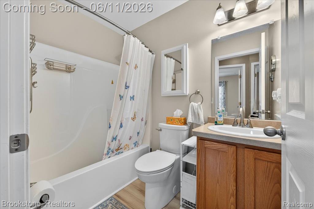25406 Willowbrook Court, Flat Rock, MI 48134 — Photo 13