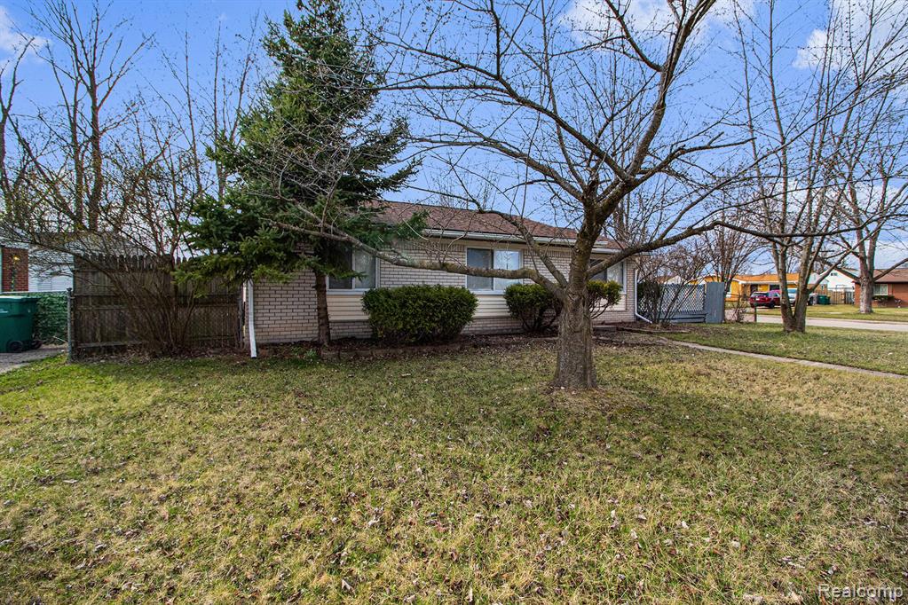 41810 PIERCE Street, Van Buren, MI 48111 — Photo 3
