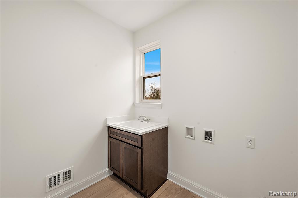28324 Nadia Lane, New Baltimore, MI 48047 — Photo 31