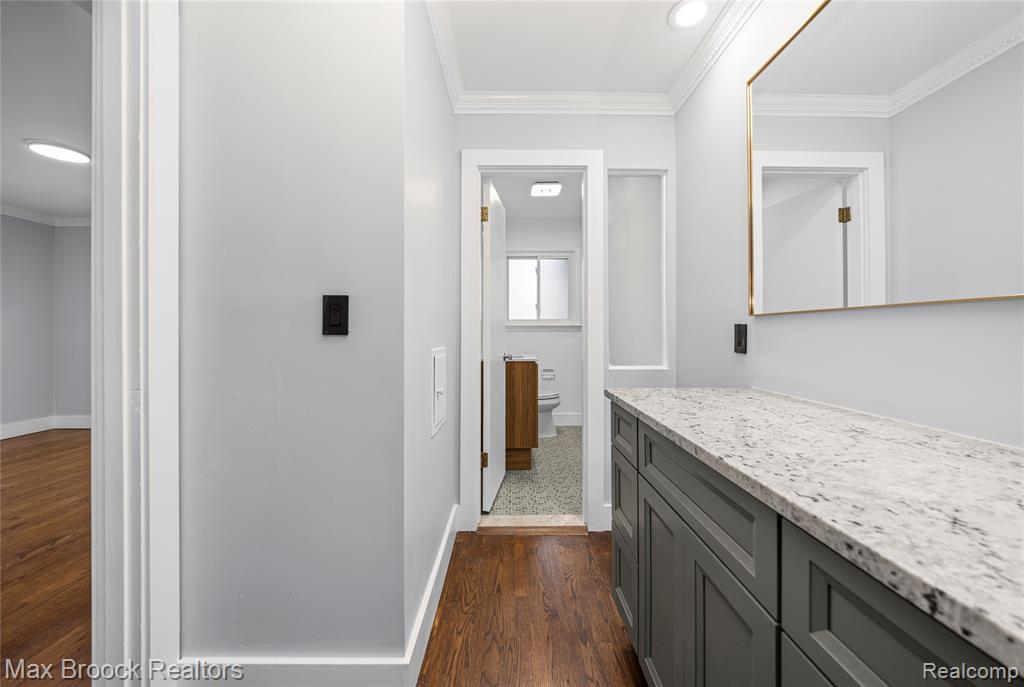 2724 Alveston Drive, Bloomfield, MI 48304 — Photo 21