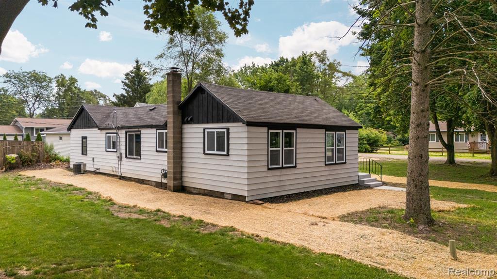 9110 Jay Street, Whitmore Lake, MI 48189 — Photo 4