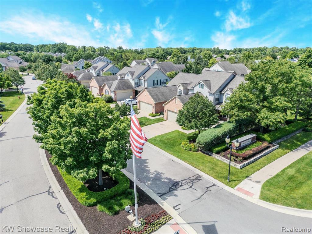 432 CHERRY ORCHARD Road, Canton, MI 48188 — Photo 58