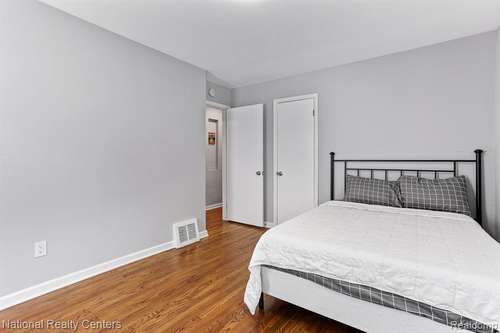 621 S Dorchester Avenue, Royal Oak, MI 48067 — Photo 17