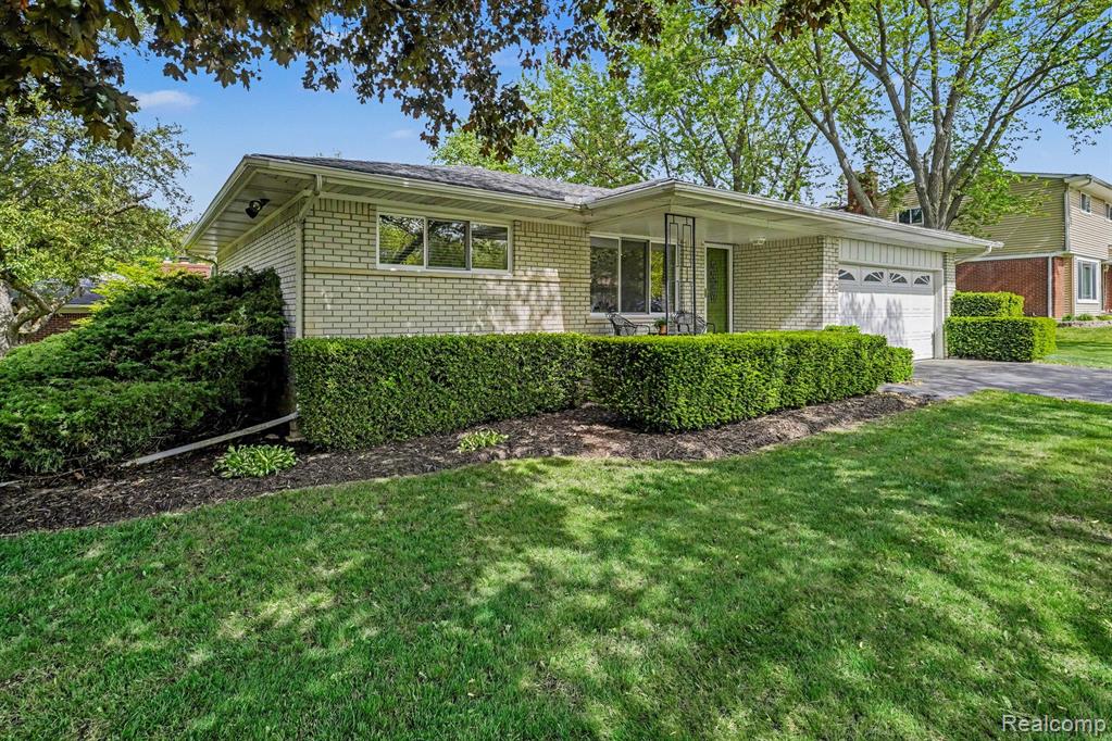 5364 Fern Avenue, Grand Blanc, MI 48439 — Photo 3