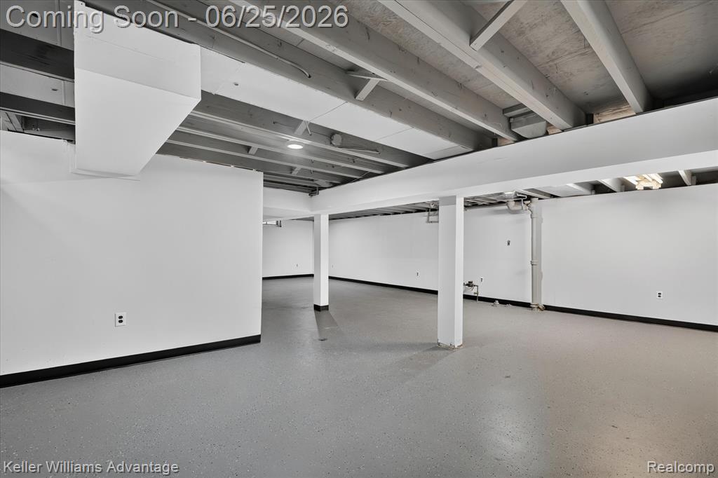 21681 Sussex Street, Oak Park, MI 48237 — Photo 36