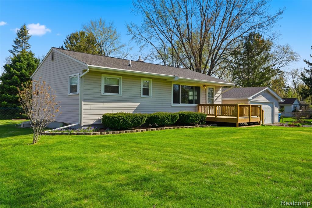 6414 Lanman Drive, Waterford, MI 48329 — Photo 3