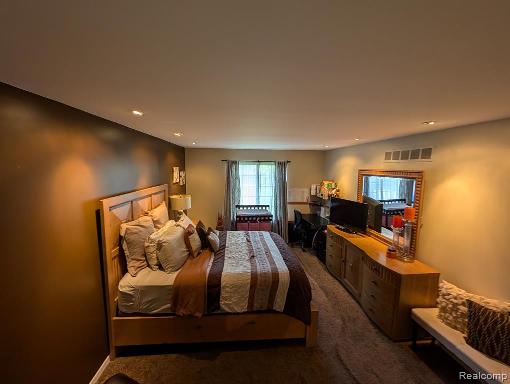 26752 SUMMERDALE Drive, Southfield, MI 48033 — Photo 18