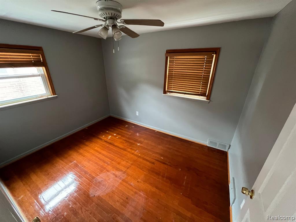 6929 WHITBY Street, Garden City, MI — Photo 10