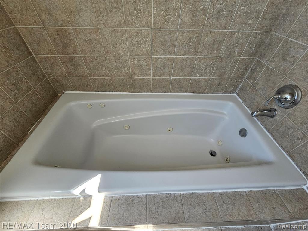 5215 CURTIS Street, Dearborn, MI 48126 — Photo 19
