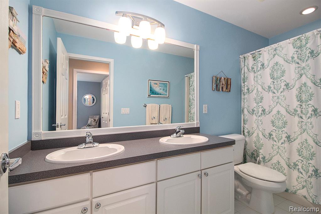 4973 Parview Drive, Clarkston, MI — Photo 36