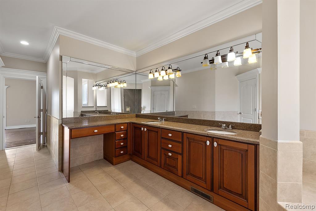 66701 NOTRE DAME Boulevard, Washington, MI 48095 — Photo 47