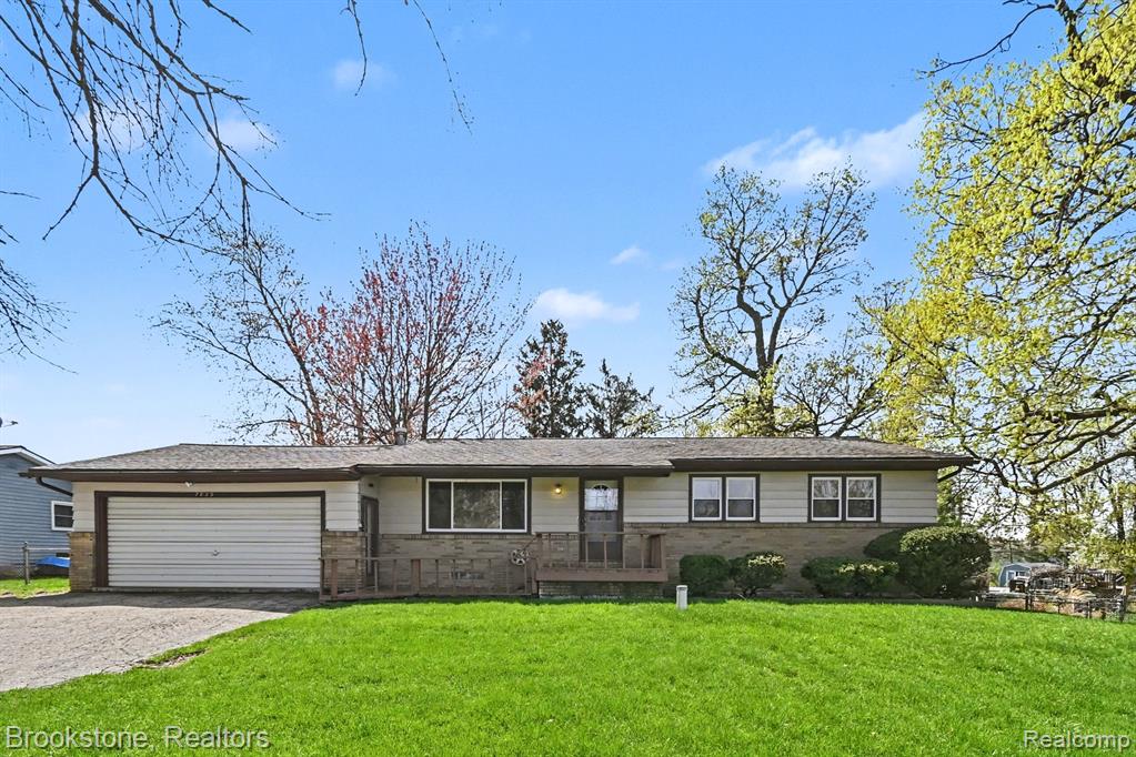 7829 W St Joe Highway, Lansing, MI 48917 — Photo 2