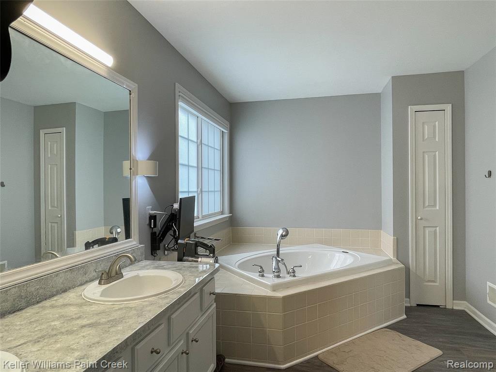 4927 Ravine Court, Ann Arbor, MI 48105 — Photo 22