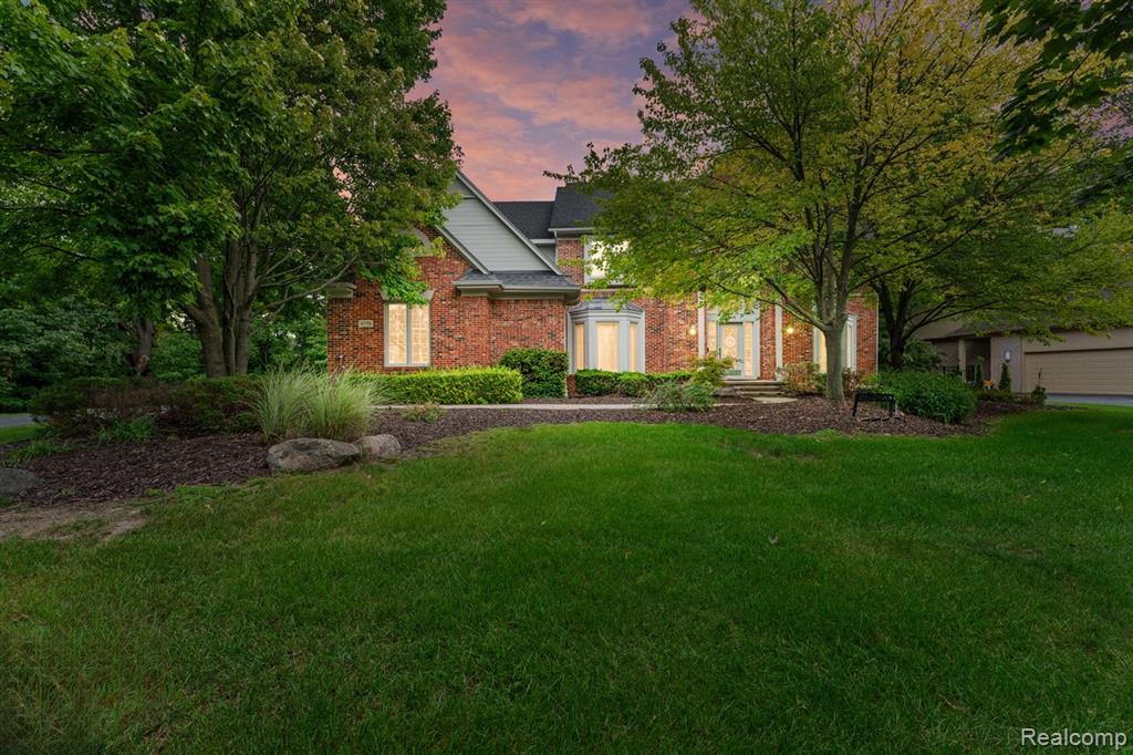 6775 Carlyle Crossing, West Bloomfield, MI — front exterior