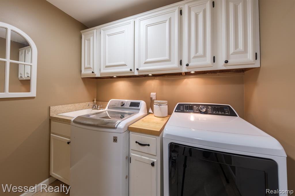 47829 BEN FRANKLIN Drive, Shelby Twp, MI 48315 — Photo 22
