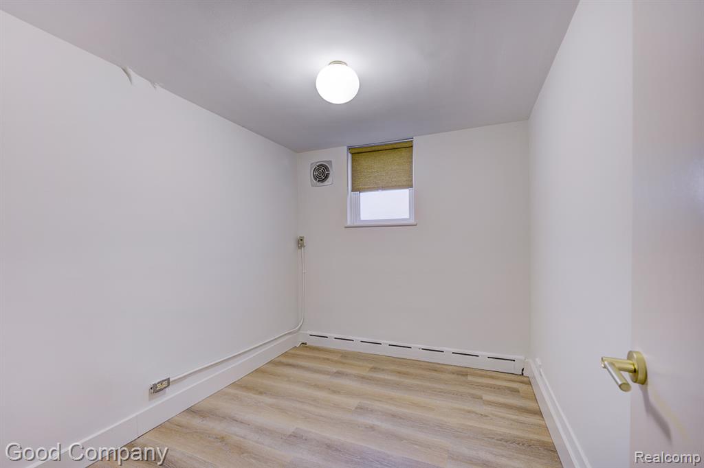 8750 W 9 Mile Road, Oak Park, MI 48237 — Photo 22