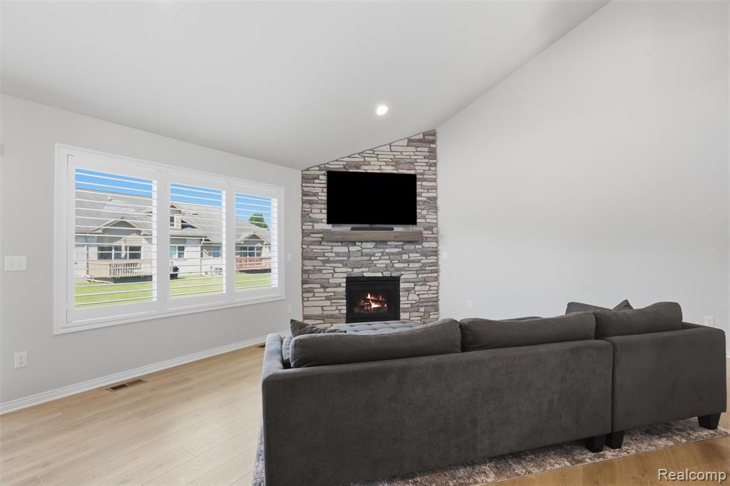 33806 Au Sable Drive, 38, New Baltimore, MI 48047 — Photo 8