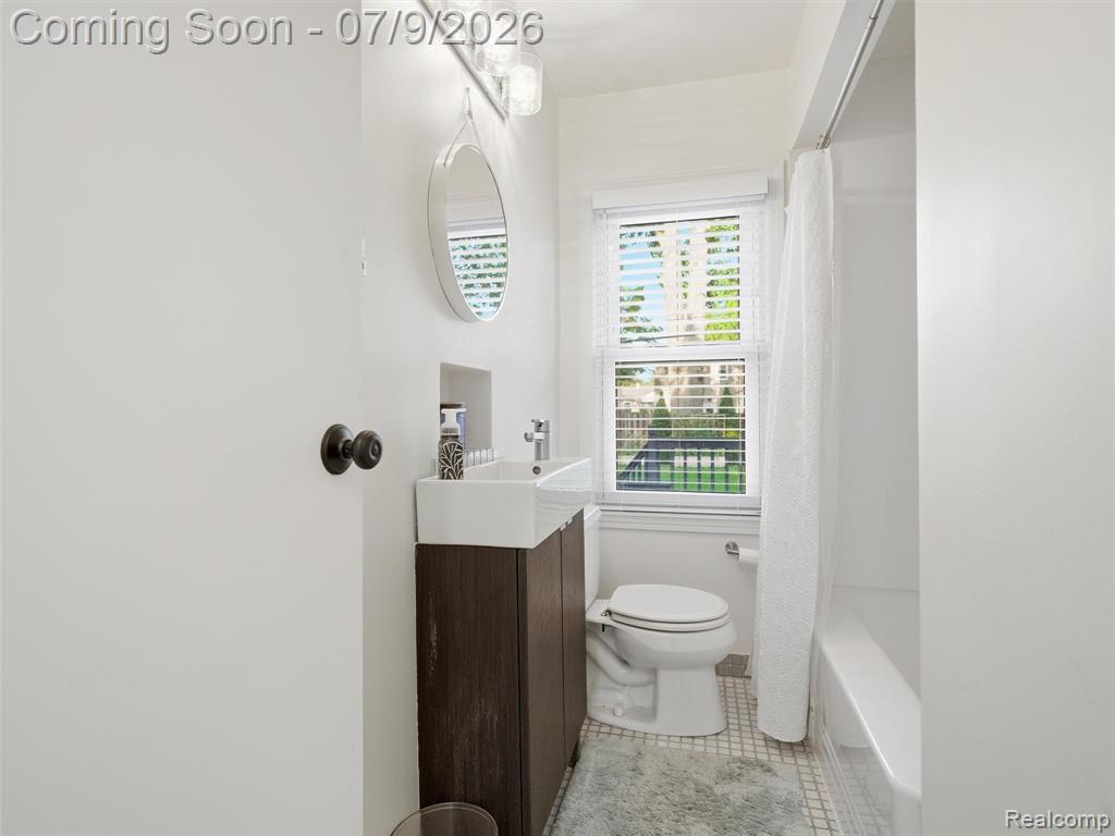 622 N Rembrandt Avenue, Royal Oak, MI 48067 — Photo 14