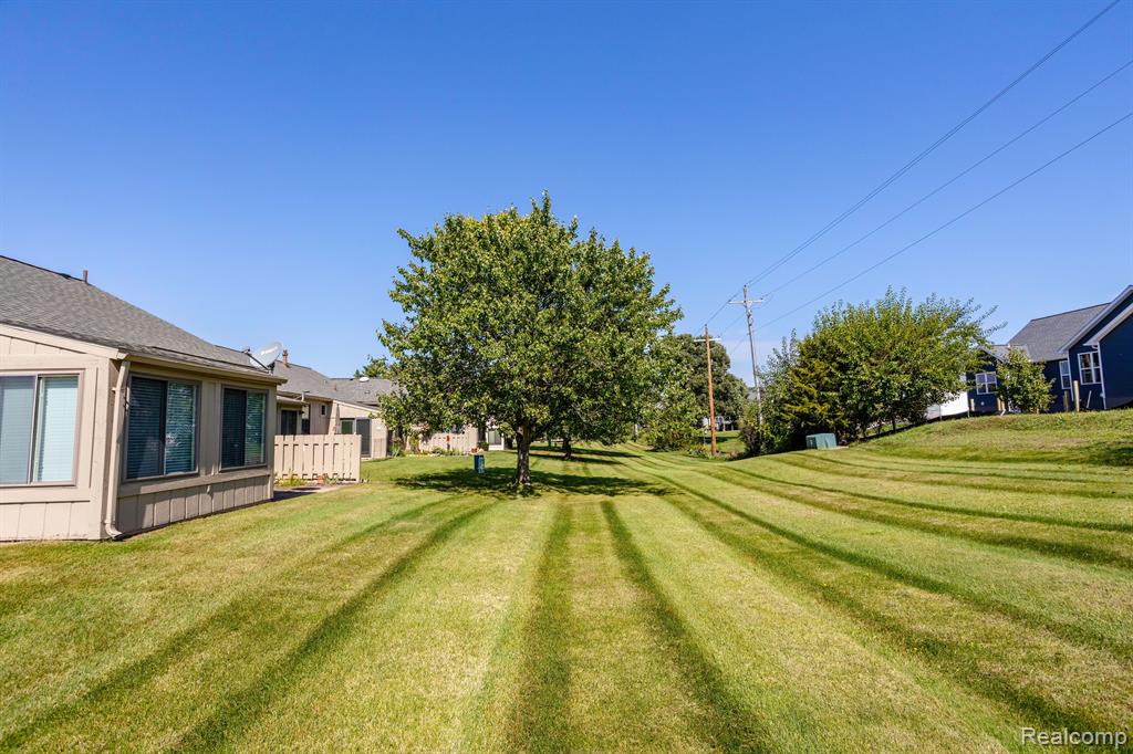 9871 Cambridge Court, South Lyon, MI 48178 — Photo 29