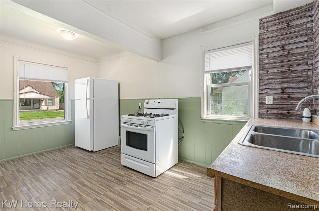8051 Ashton Avenue, Detroit, MI 48228 — Photo 5