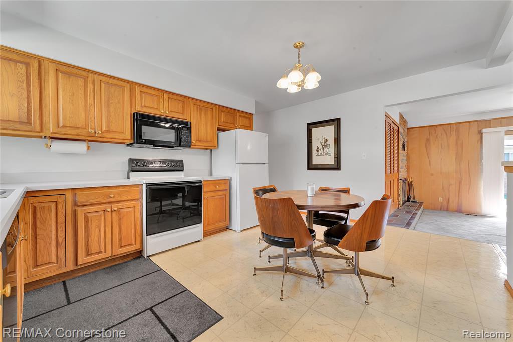 5760 Linden Drive, Dearborn Heights, MI 48127 — Photo 13