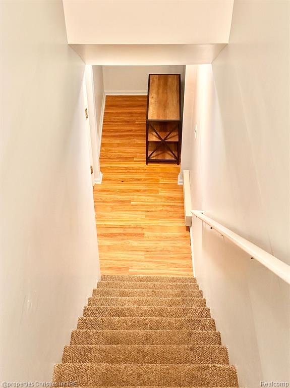 4235 BERKSHIRE Drive, Sterling Heights, MI 48314 — Photo 21