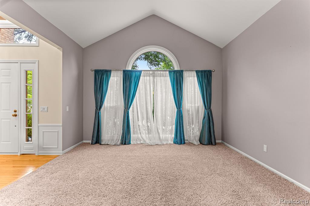 47553 TEN POINT Drive, Canton, MI 48187 — Photo 6