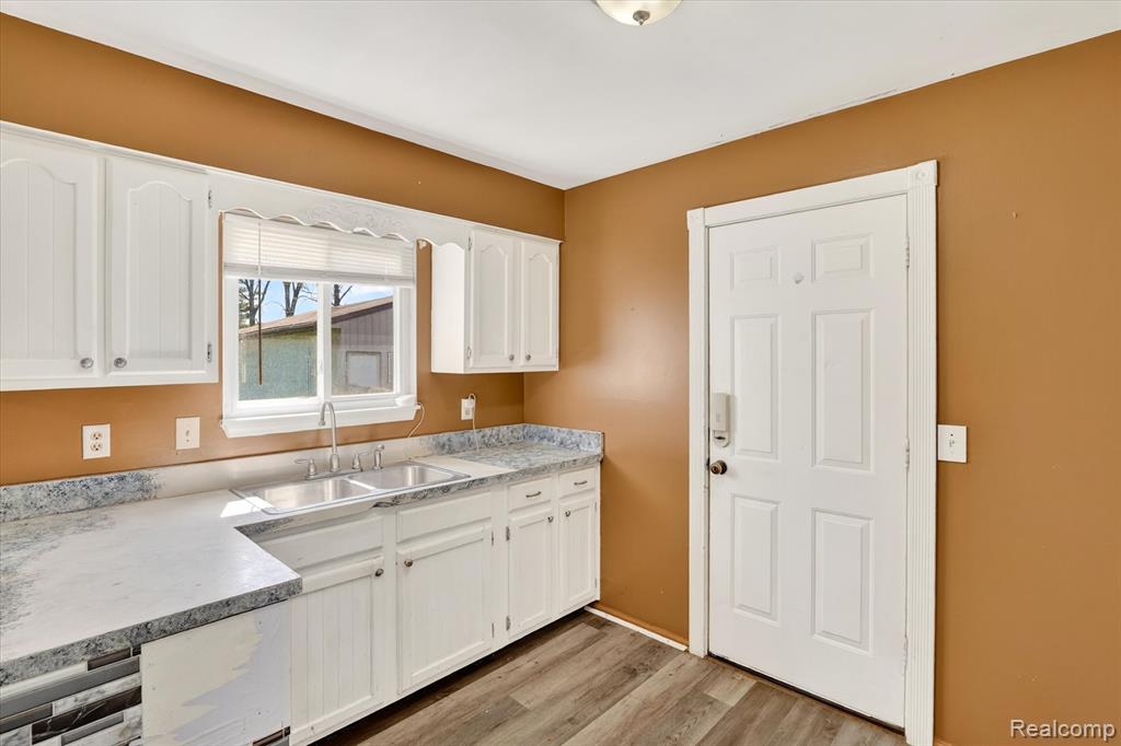 4450 N Vassar Road, Flint, MI 48506 — Photo 10