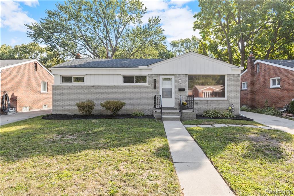 9022 Lucerne, Redford, MI 48239 — front exterior