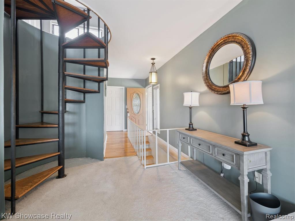 688 Wolverine Drive, Walled Lake, MI 48390 — Photo 20