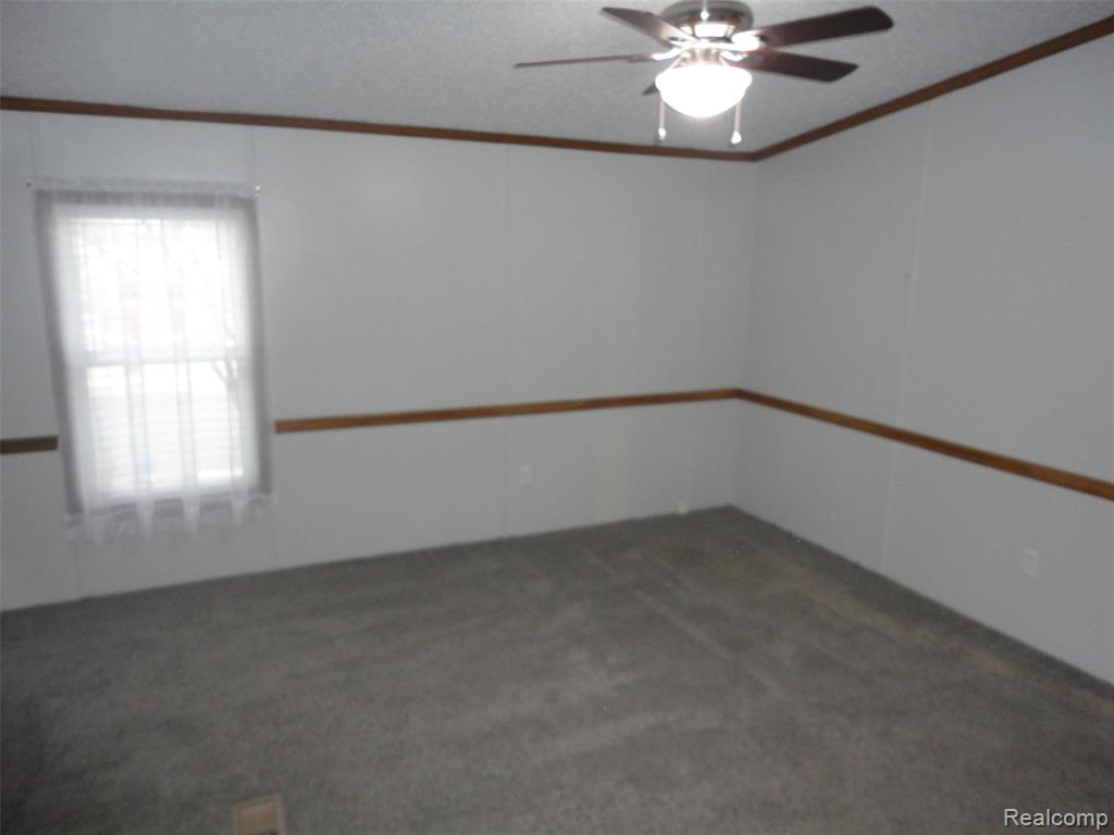 423 Glasgow, Temperance, MI 48182 — Photo 12