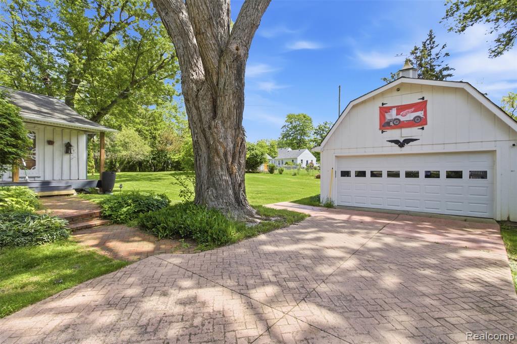 85 Hill Circle Drive, Waterford, MI 48328 — Photo 21